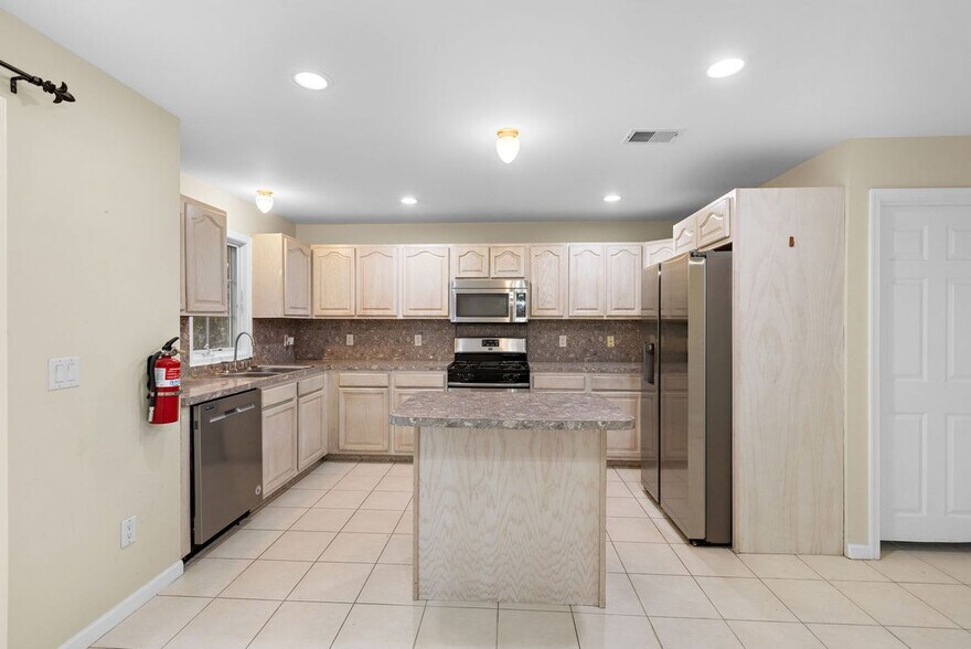 Building Photo - 12 Liberty Ct.