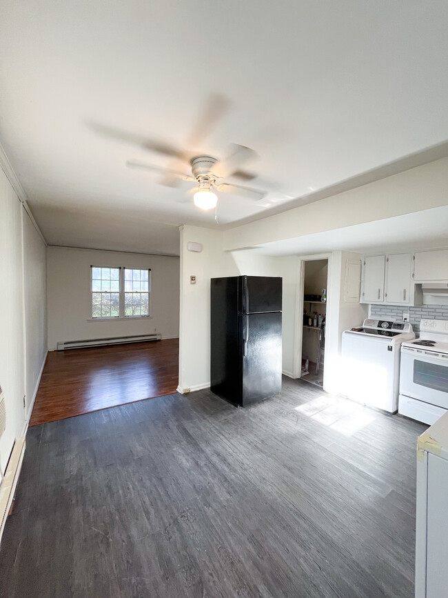 Kitchen facing the living room - 5175 poplar springs rd