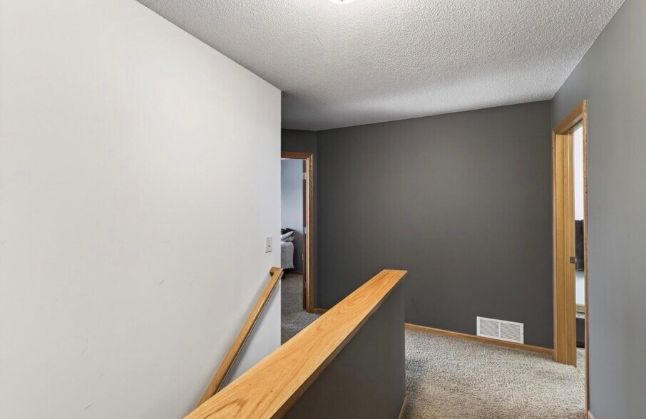 Building Photo - 7823 W 145th St