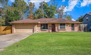 Building Photo - 1027 Sycamore St