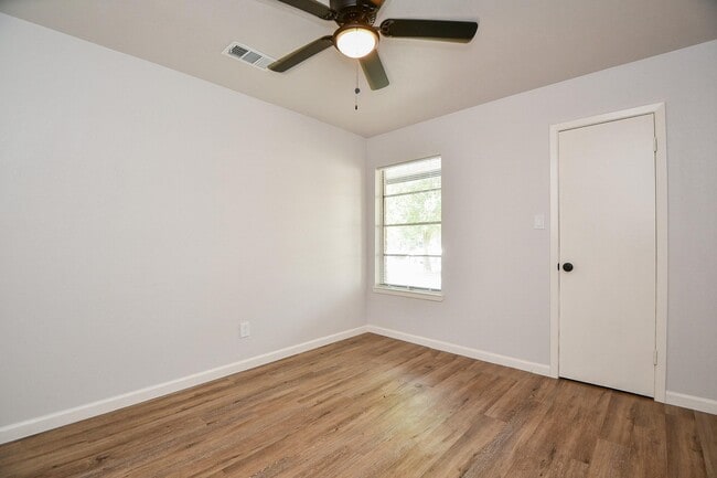Building Photo - 5709 Arthington Ave