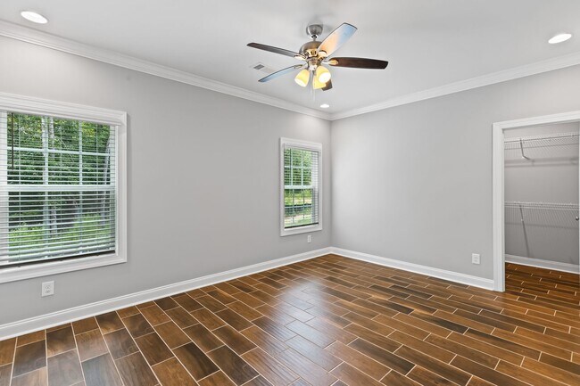 Building Photo - 800 Shell Toomer Pkwy
