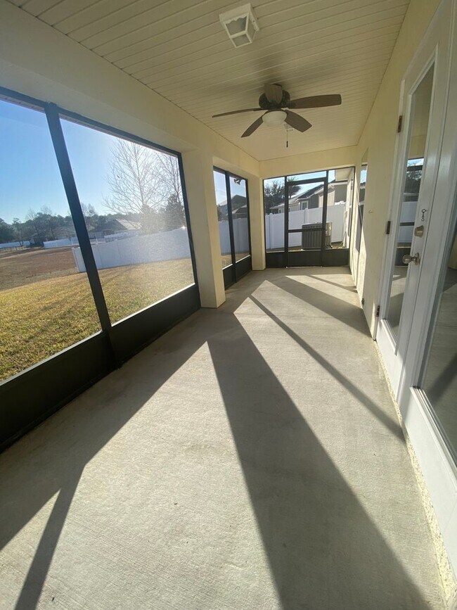 Building Photo - 3/2 in Azalea Ridge