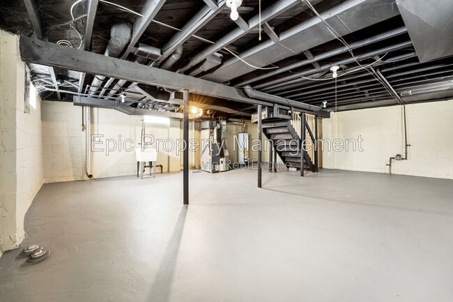 Building Photo - 13056 Pullman St