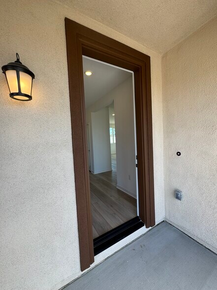 Building Photo - 31506 Lolite Dr