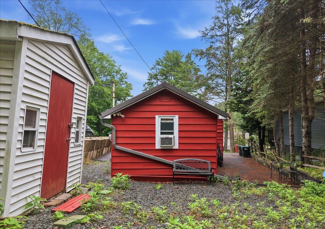 Building Photo - 107 Apple Dr