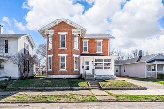 Building Photo - 414 N Maple St