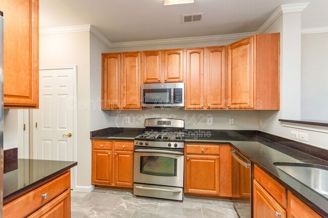 Building Photo - 8932 Milford Haven Ct