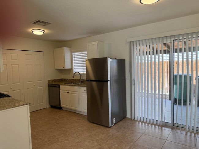 Building Photo - 52395 Avenida Carranza