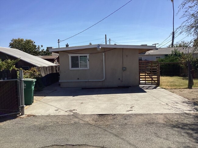 Primary Photo - Now Available!! Quaint Los Banos Home