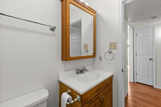 Building Photo - 106 Apache Hills Dr