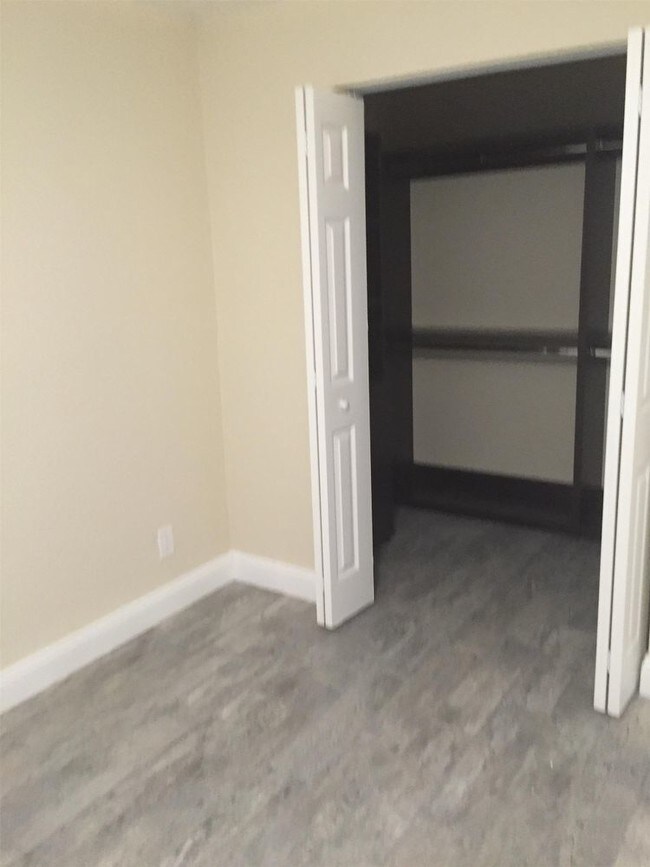 Building Photo - 6630 SW 39th Street B4