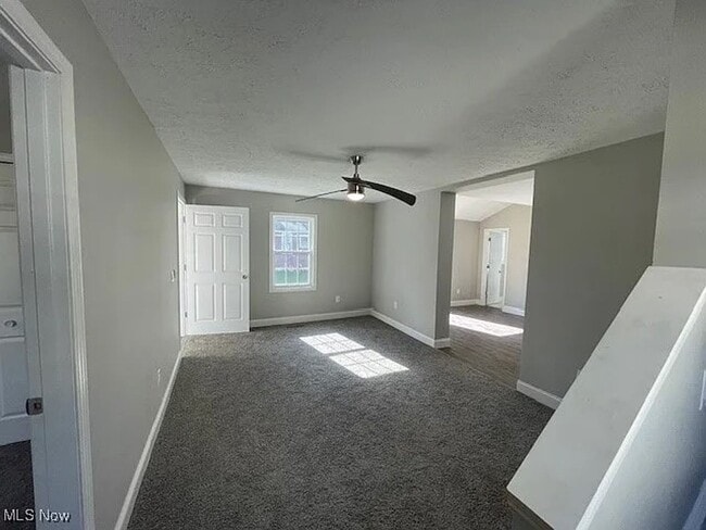 Building Photo - Charming 3 Bedroom 2 Bath House in Lorain- First Month Rent Half Off!!