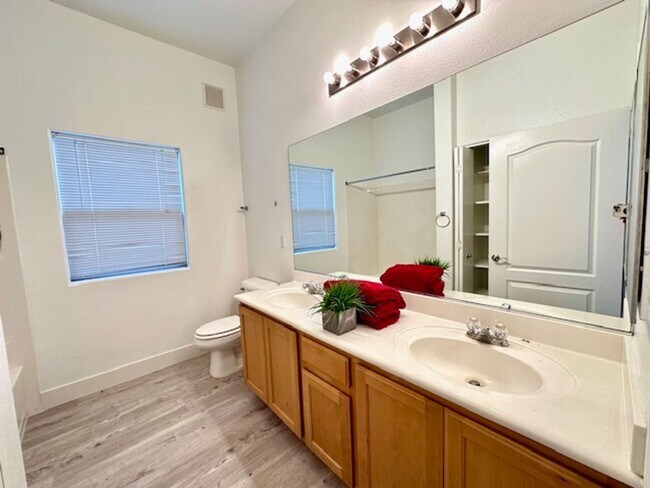 Building Photo - BEAUTIFUL GATED SOUTHWEST CONDO. 3 BEDS AND 2 BATHS. GROUND FLOOR.