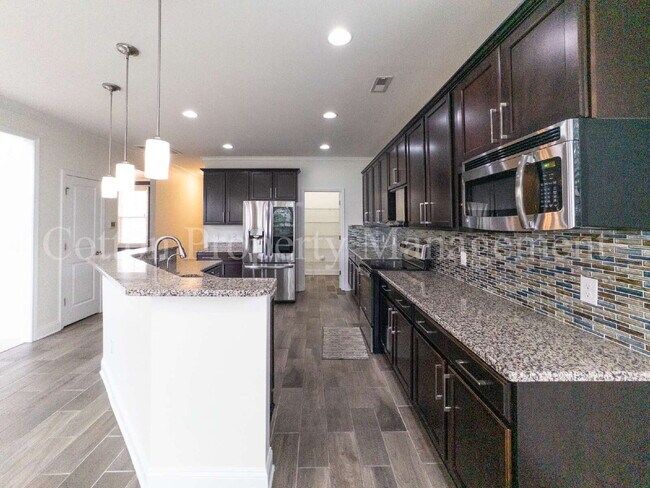 Building Photo - 7445 Darius Dr