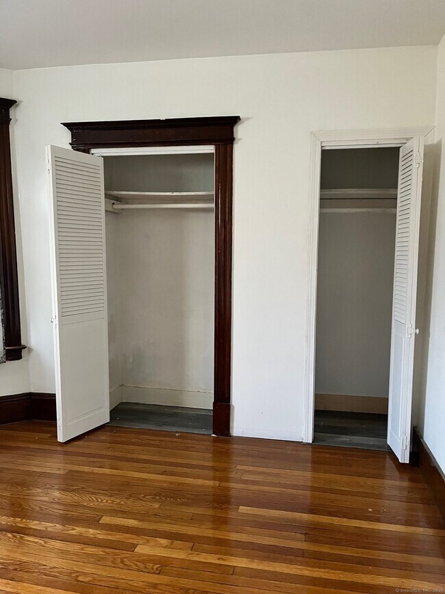 Building Photo - 308 Edgewood St