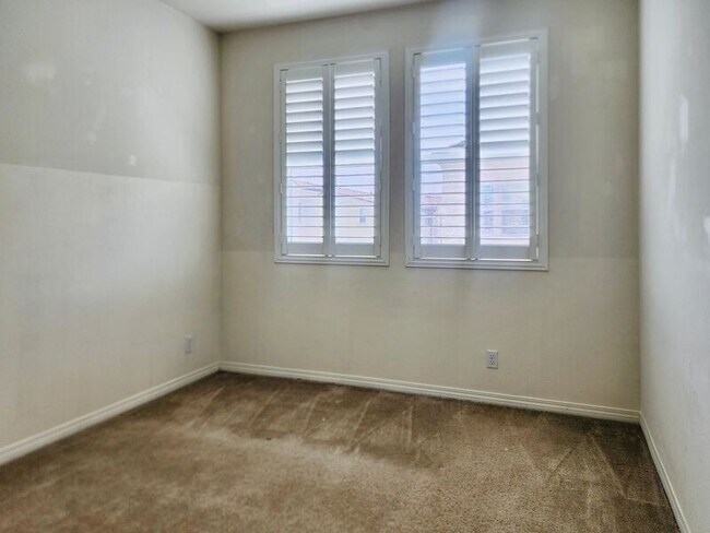 Building Photo - 2415 Tapestry Wy