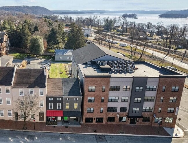 Building Photo - Coming Soon - Modern & Spacious 4 Bedroom,...