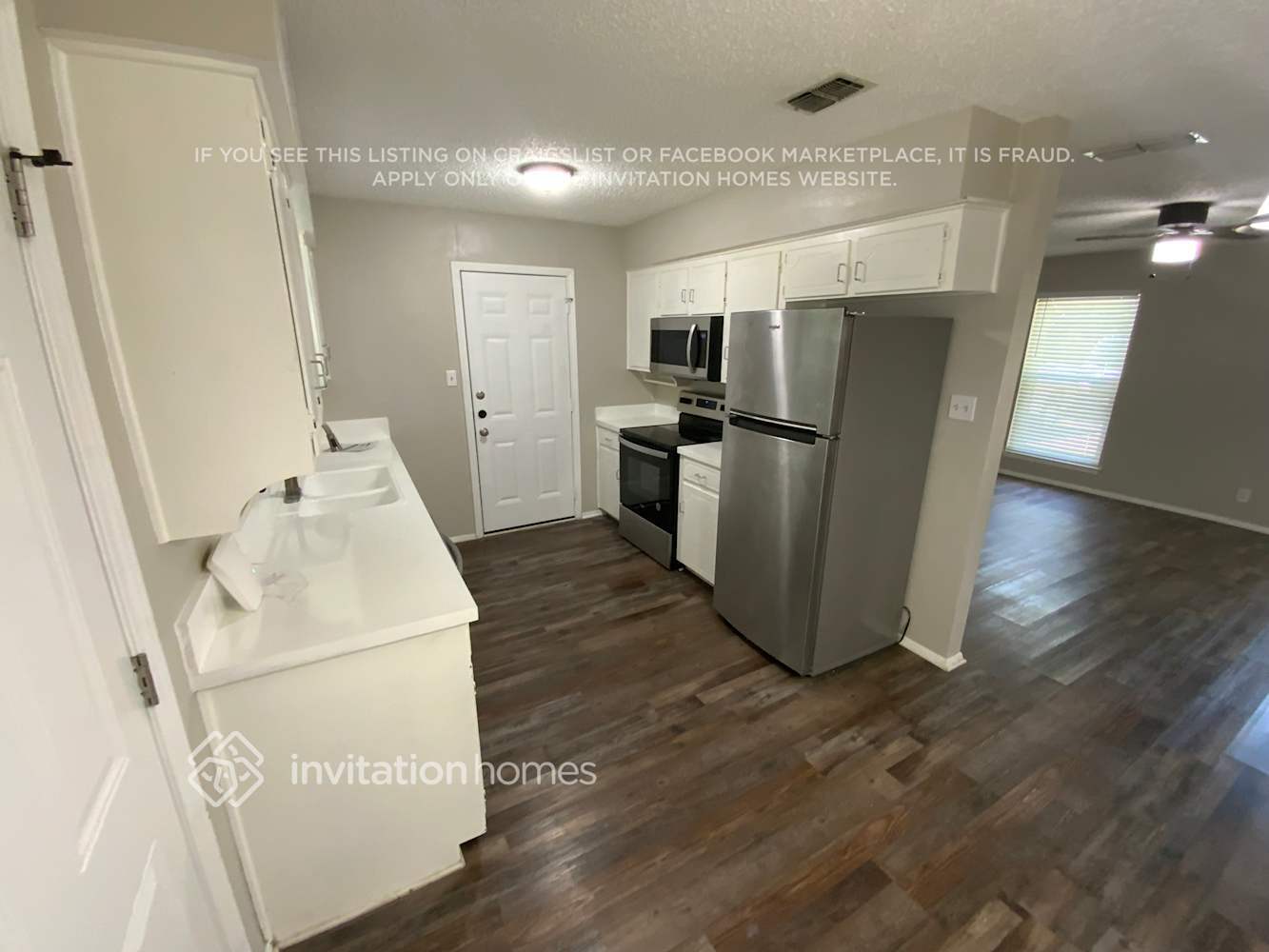 Building Photo - 2805 Ladona Dr