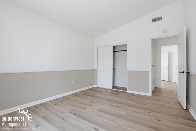 Building Photo - Charming 3Bdm 2Ba Home with Modern Updates and Private Outdoor Space in Gated Commnity!