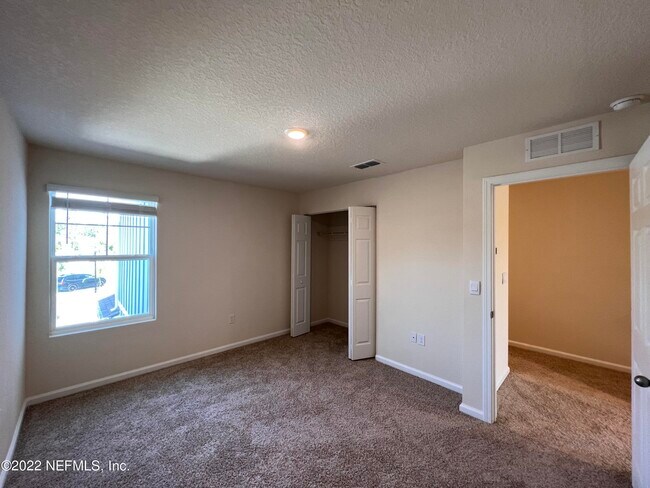 Building Photo - 12781 Veterans Ct