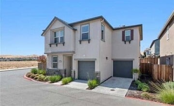 Building Photo - Beautifully maintained home located in a quiet, desirable Pittsburg neighborhood.