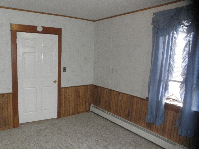 Building Photo - 24 Main St S