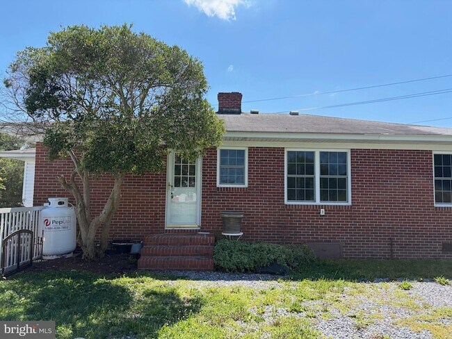 Building Photo - 9005 Centreville Rd