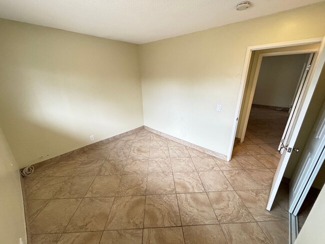 Building Photo - Beautiful single story 3BR/2BA home locate...