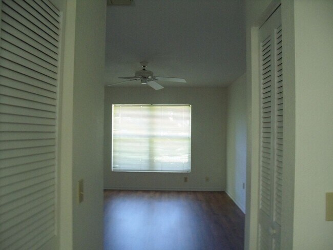 Building Photo - Charming 2BR/2BA Villa with 1-Car Garage i...