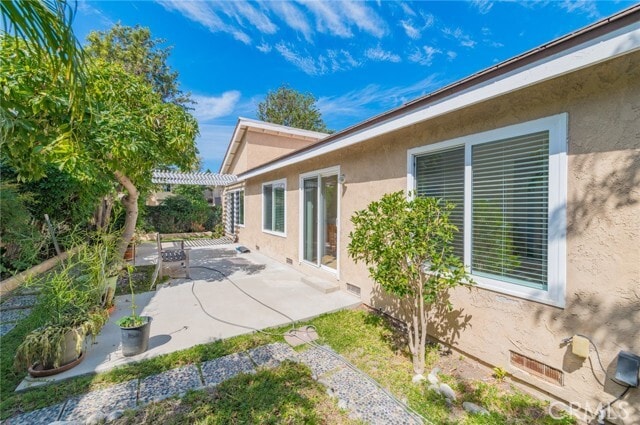 Building Photo - 5 Deerwood W