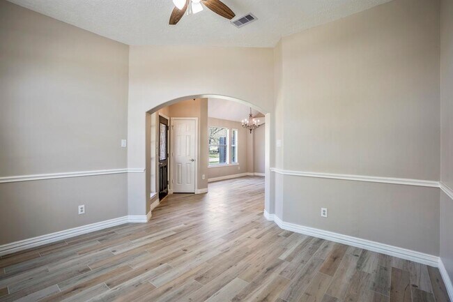 Building Photo - 5803 Sawyer Bend Ln