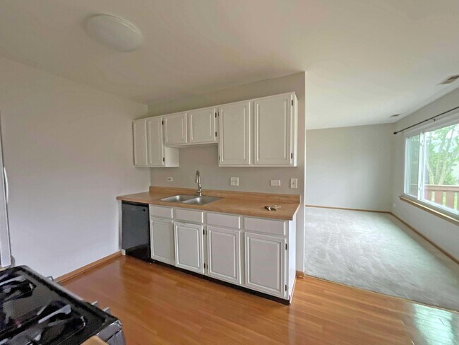 Building Photo - 328 Mulberry Ct