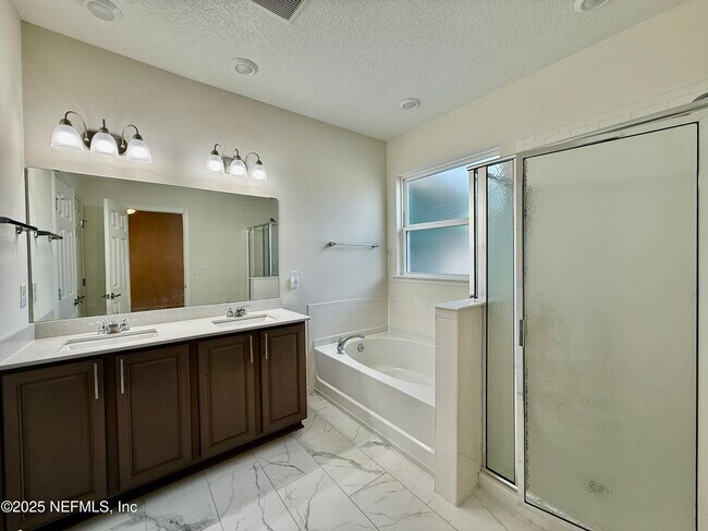 Building Photo - 9605 Price Park Dr
