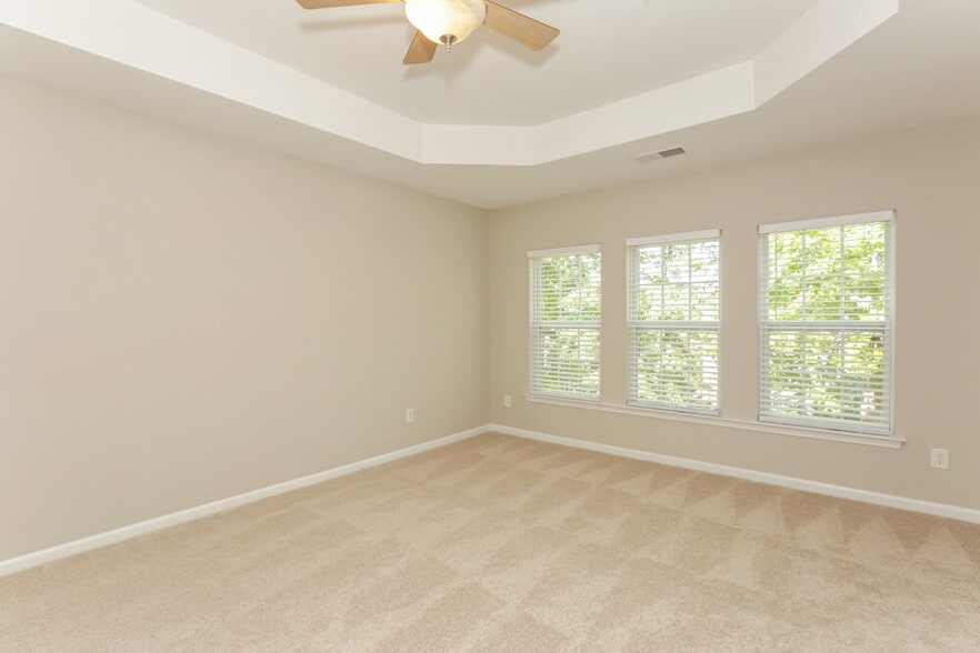 Building Photo - 2542 Carmathen Rd