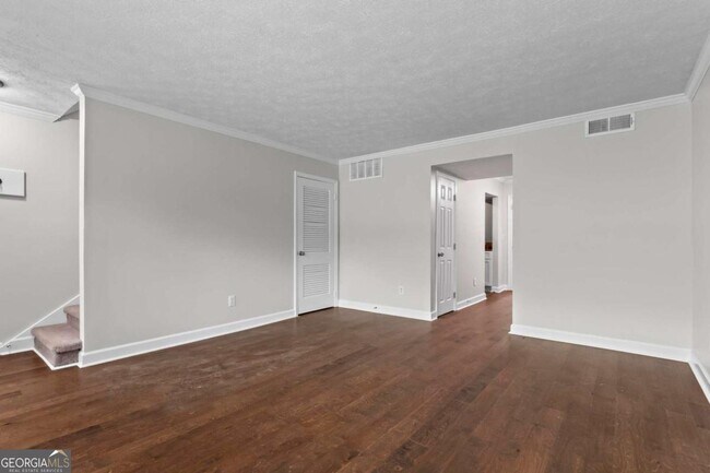 Building Photo - 120 Biscayne Dr NW