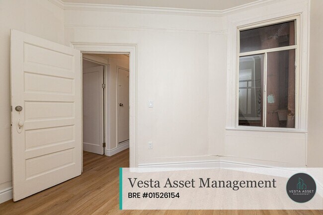 Building Photo - 190 8th St