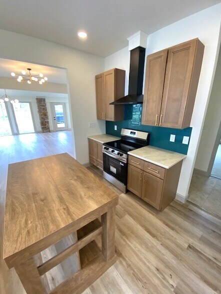 Building Photo - 2019 Nadine St