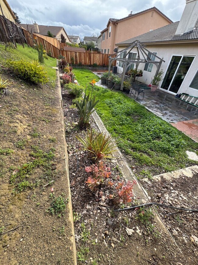 Building Photo - AVAILABLE! OPEN HOUSE FRIDAY 3/20/26 from 5:00-6:00 pm