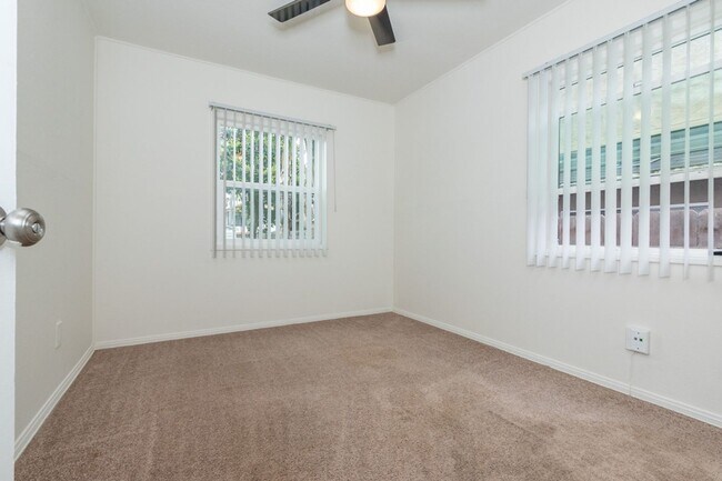 Building Photo - Charming 2 bed /1 Bath Duplex in Pacific Beach 8 Blocks From the Ocean!