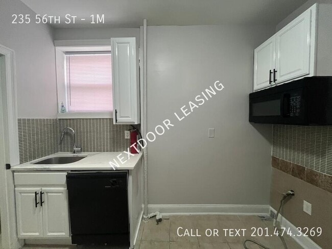 Building Photo - 235 56th St