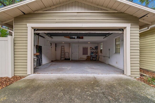 Building Photo - 1107 W Horatio St