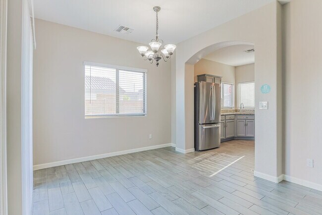 Building Photo - 326 N 103rd Pl