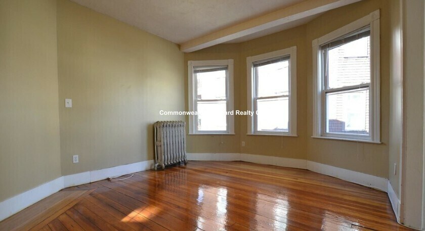 Building Photo - 4 Haskell St