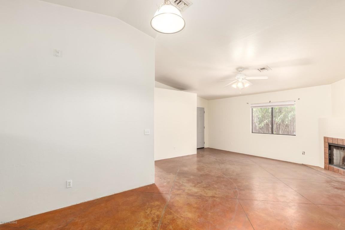 Building Photo - 405 E Geronimo Bluff Loop