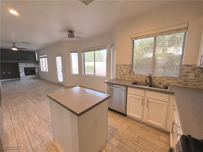 Building Photo - 1604 Wolf Canyon Ct