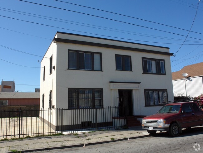 Primary Photo - 111-117 6th St