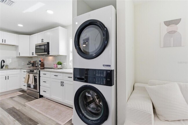 Building Photo - 1901 31st St S