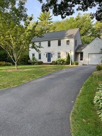 Building Photo - Executive 4 Br / 2.5 Ba Executive Colonial in Sandwich