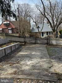 Building Photo - 407 Calvin Ln